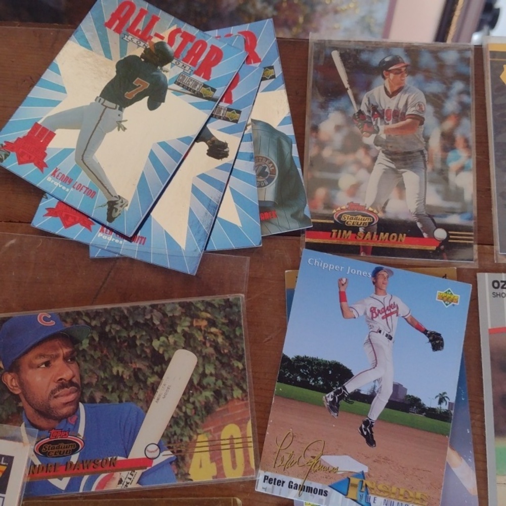Assorted Baseball Trading Cards - Picture 5 of 7